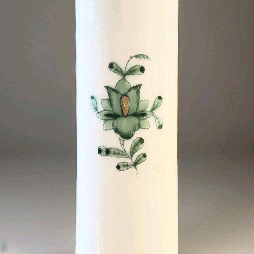 Herend Hungary Porcelain Chinese Bouquet Green 8” Vase Hand Painted w/ Gold Trim - Picture 7 of 8